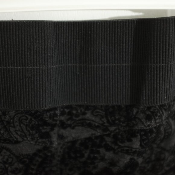 One 5 One Bump it Up Black Velour parsley Low Front Rise Maternity Pant size M - Picture 7 of 8